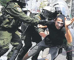 Yunanistan yine karıştı!