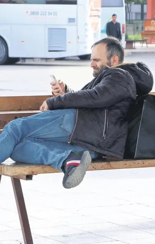 Kovid-19 tedbirleri sonrası otogar ve havalimanları boşaldı