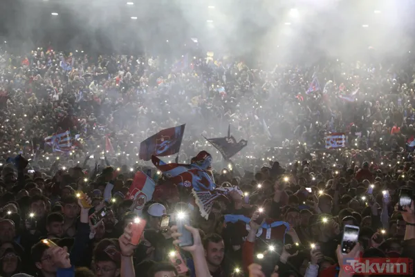 Trabzonspor taraftarı şampiyonluğu kutluyor! Renkli görüntüler... - 33