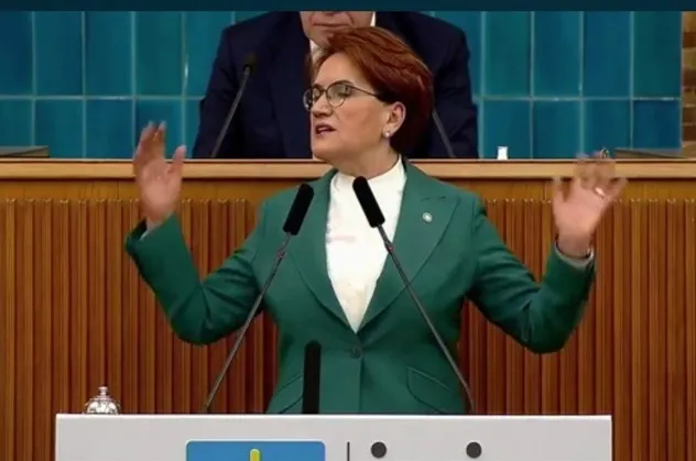 Meral Akşener'in son tiyatrosu "aç çiftçiler" sahnede! Kürsüye çıkardığı Mehmet Ramazan Karayel'in o fotoğrafları algıyı çürüttü