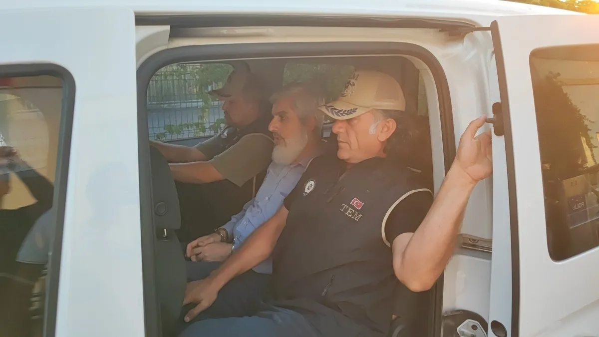 Furkan Vakfı'na şafak operasyonu! Alparslan Kuytul ve eşi Semra Kuytul gözaltına alındı-5