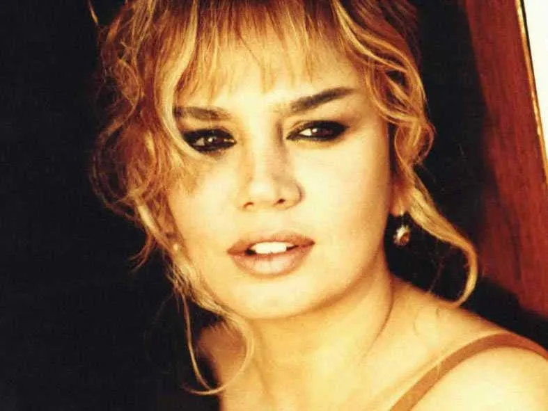 sezen-aksudan-cihangirde-sitem-veterinerle-ask-yasiyor-iddiasi-gundem-oldu-1772019347615.jpg Sezen Aksu’dan Cihangir’de sitem! Veterinerle aşk yaşıyor iddiası gündem oldu-6