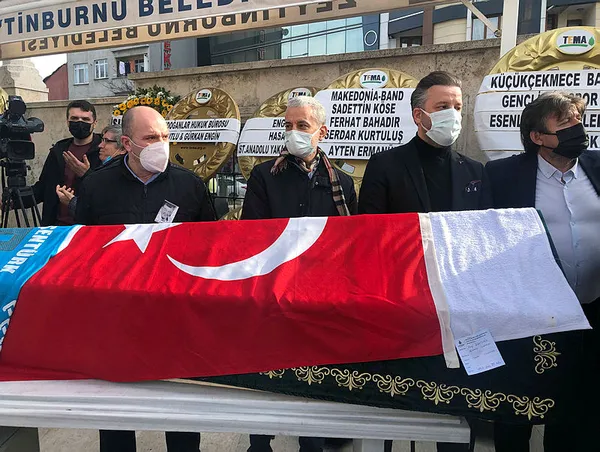 rumeli-turkulerinin-sevilen-sesi-arif-senturk-son-yolculuguna-ugurlandi-1645024372652.jpg Rumeli türkülerinin sevilen sesi Arif Şentürk son yolculuğuna uğurlandı-2