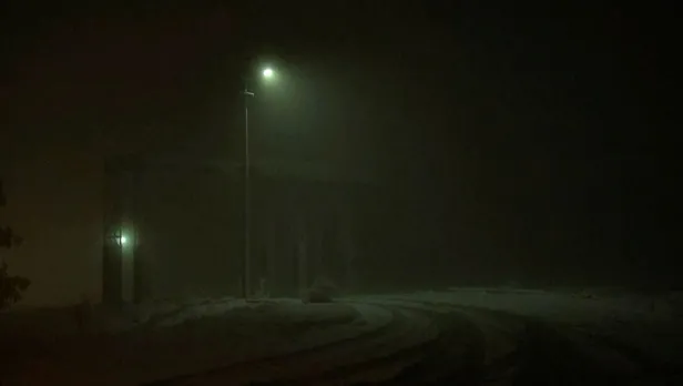 kirikkaleyi-sis-kapladi-10-metre-sonrasi-gorulmuyor-1639942156790.jpeg Kırıkkale'yi sis kapladı! 10 metre sonrası görülmüyor...-2