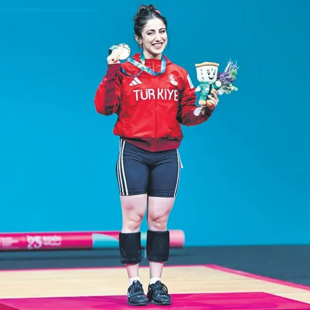 Riyad’da altın yağmuru