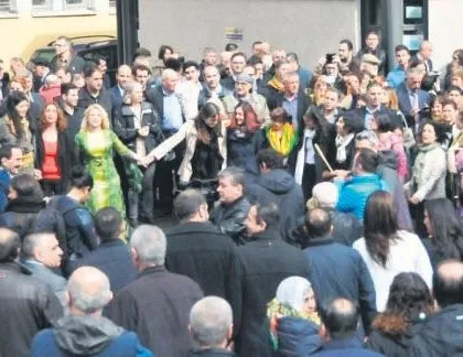 Önce bu rezilliklerin hesabını verin!