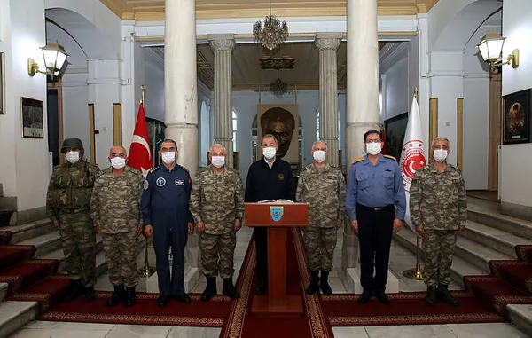 son-dakika-milli-savunma-bakani-hulusi-akar-ve-komuta-kademesi-yunanistan-sinirina-geldi-1596133102406.jpg Son dakika: Milli Savunma Bakanı Hulusi Akar ve komuta kademesi Yunanistan sınırına geldi-6