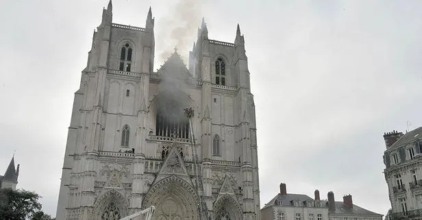 Son dakika: Fransa’daki Nantes Katedrali yangınında kundaklama şüphesi