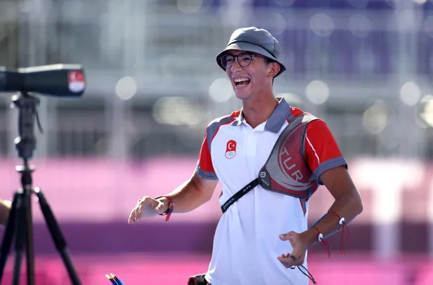 mete-gazoz-kimdir-tokyo-2020-olimpiyat-sampiyonu-mete-gazoz-kac-yasinda-nereli-iste-hayati-1627718754976.jpg Mete Gazoz kimdir? TOKYO 2020 Olimpiyat Şampiyonu Mete Gazoz kaç yaşında, nereli? İşte hayatı-6