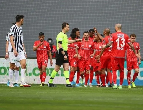 Antalyaspor deplasmanda galip!