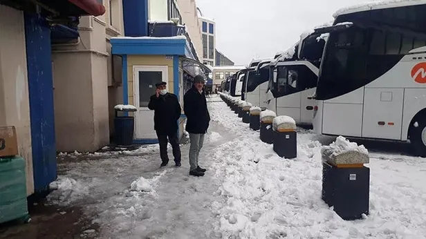 11-mart-sehirlerarasi-otobus-seferleri-durduruldu-mu-istanbulda-otobusler-iptal-mi-istanbula-girisler-kapandi-1646979243954.jpeg