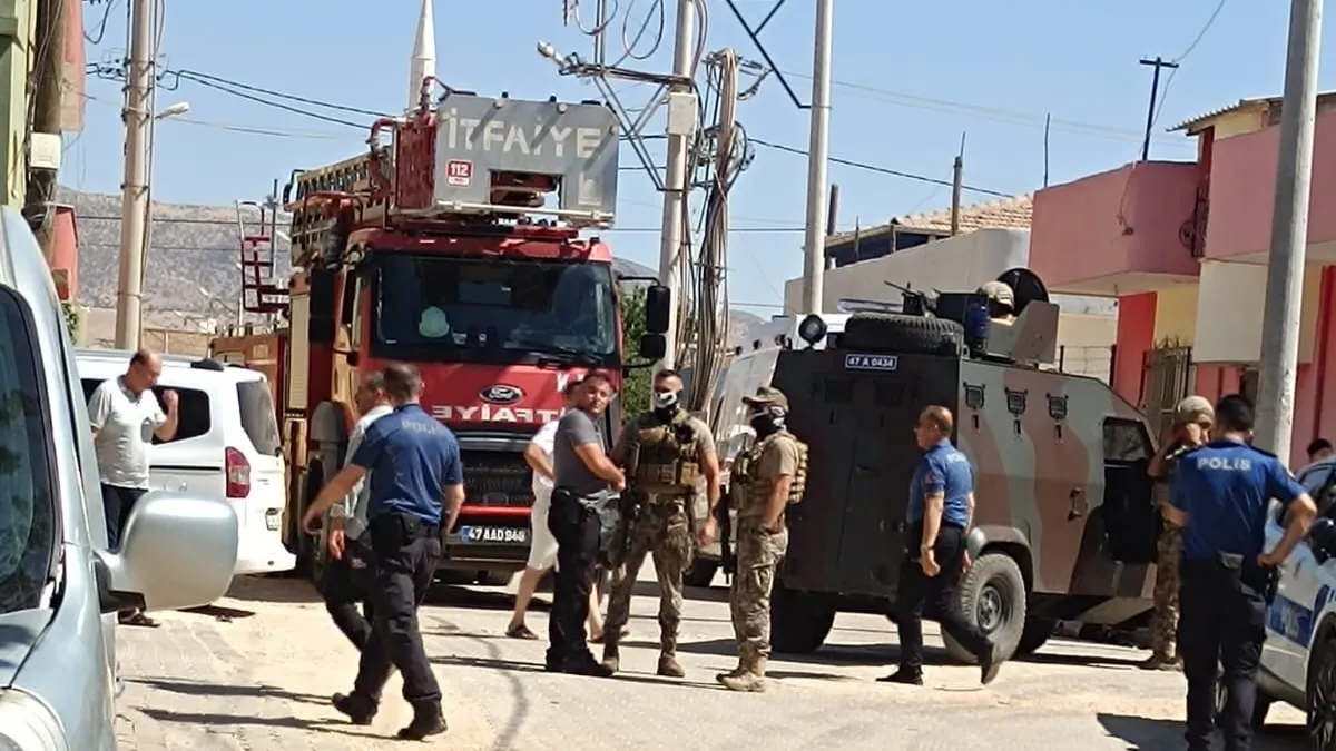 Mardin'de gözü dönmüş koca eşi ve iki çocuğunu rehin aldı! Özel Harekat Polisleri devrede!