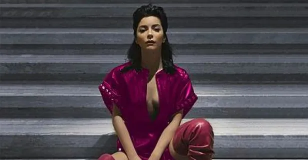 Merve Boluğur'dan sevimli köpeğiyle gülümseten poz