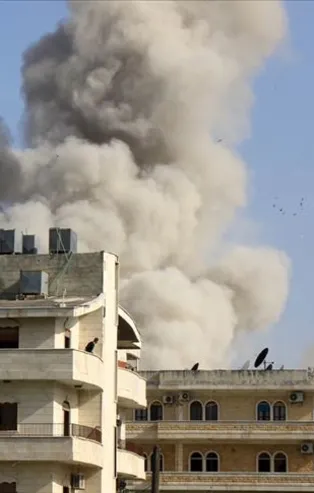 İdlib'e hava ve kara saldırıları sürüyor