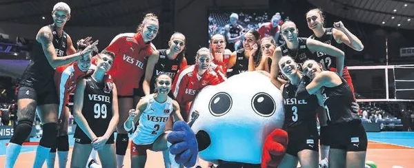 1695161967846.jpeg Filenin Sultanları rakip tanımıyor! 2024 Paris Olimpiyat Elemeleri'nde 3'te 3'lük şov...-3