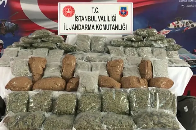 Son dakika: Jandarma ekiplerinin operasyonunda 126 kilogram uyuşturucu ele geçirildi