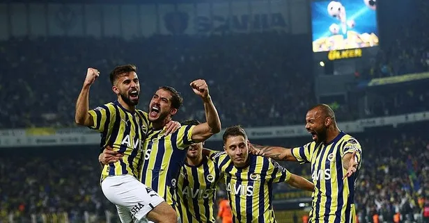 Fenerbahçe Rossi’nin mükemmel golüyle Başakşehir’i devirdi