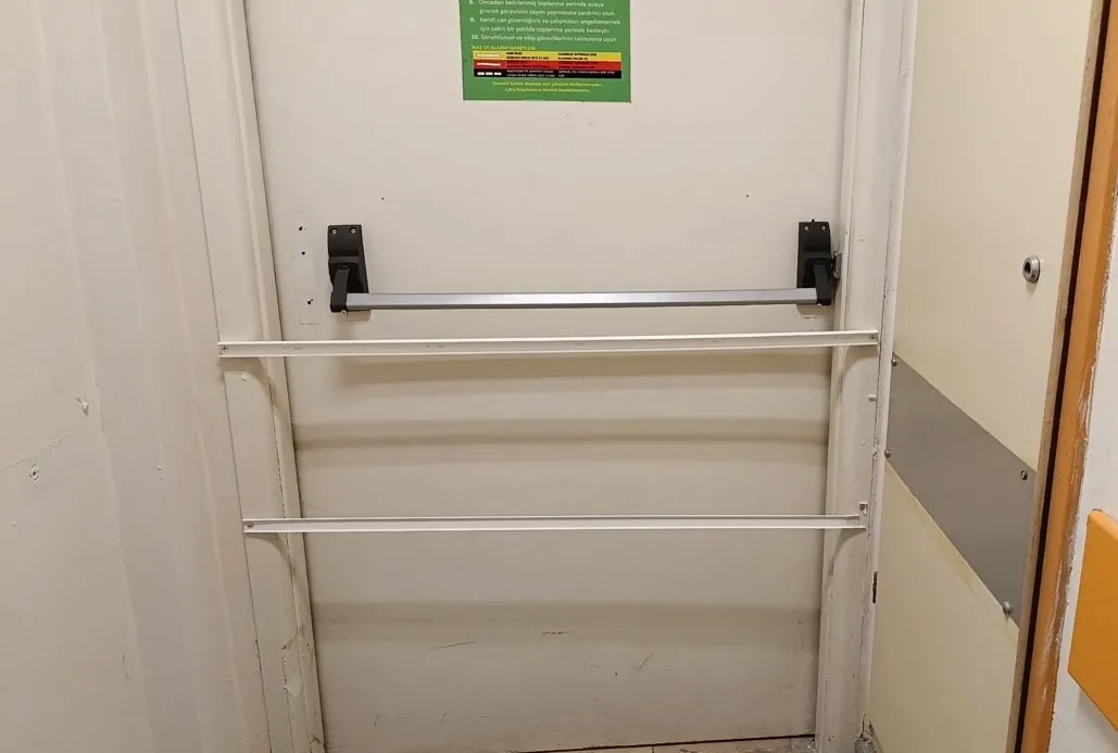 Rize’deki hastanede acil çıkışa ’sigara engeli’