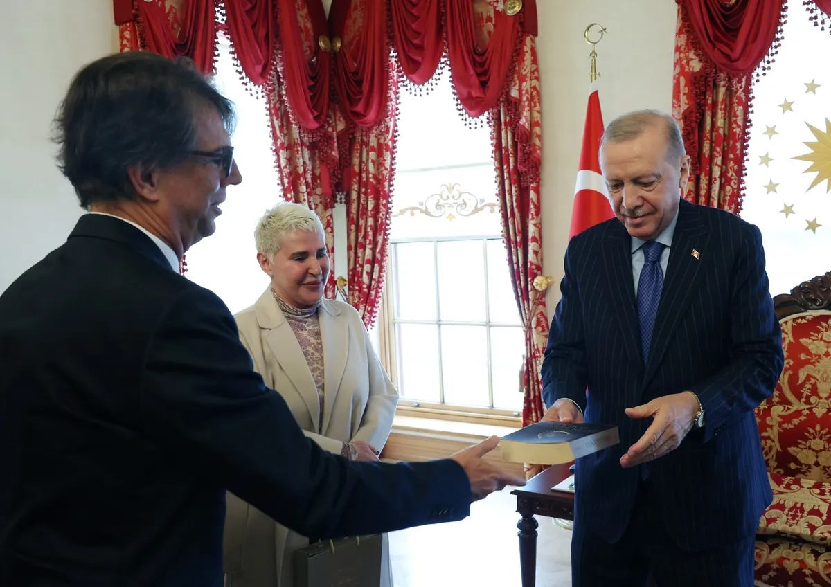 27-mayis-darbesinin-66-yili-baskan-erdogan-adnan-menderesin-ailesini-kabul-etti-1779792574613.jpeg 27 Mayıs darbesinin 66. yılı: Başkan Erdoğan Adnan Menderes'in ailesini kabul etti-3