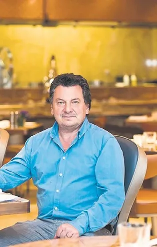 Ünlü gurme Vedat Milor'dan şaşkınlık yaratan itiraf: Yumurta kıramayacak kadar....