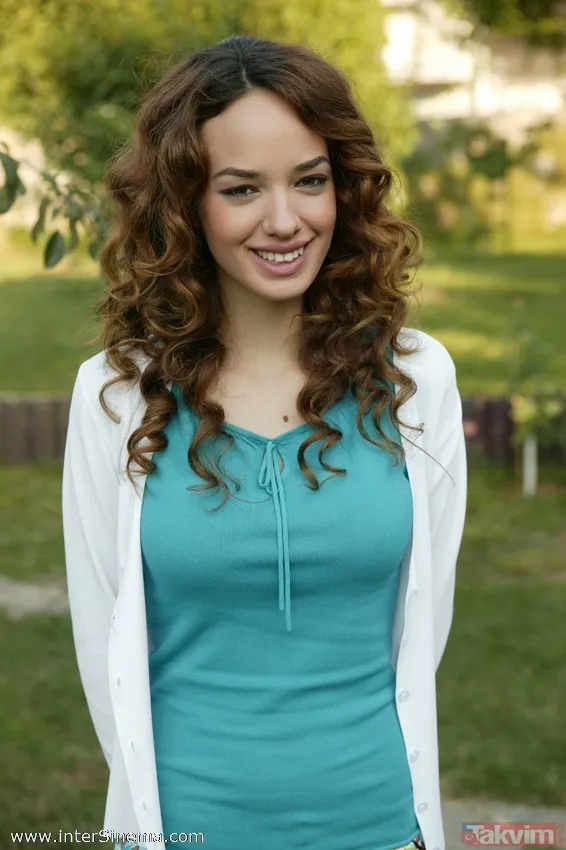 Seda Bakan’dan bikini şov! İmaj tazeleyen oyuncu tatil pozuyla sosyal medyayı salladı gören dönüp bir daha baktı - 22