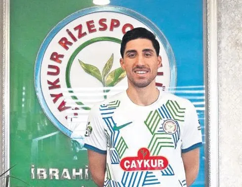Berkay Rizespor’a imza attı