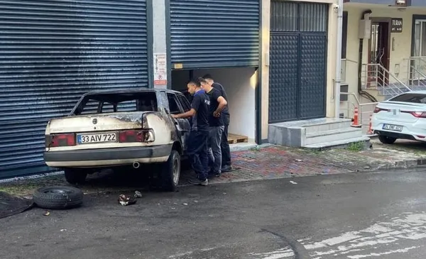 maltepede-korku-dolu-anlar-kontagi-cevirdi-araci-alev-aldi-1689057877653.jpeg Maltepe'de korku dolu anlar! Kontağı çevirdi, aracı alev aldı-3