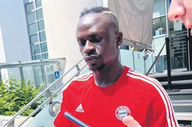 Senegalli yıldız Sadio Mane, Bambali köyüne hastane, okul, benzin istasyonu ve postane yaptırdı