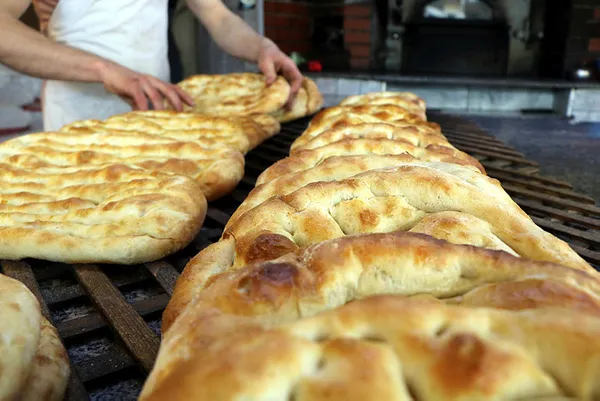 firin-market-bakkal-acik-mi-12-13-aralik-firinlar-marketler-bakkallar-kacta-aciliyor-kacta-kapaniyor-1607753322010.jpg Fırın, market, bakkal açık mı? 12-13 Aralık fırınlar marketler bakkallar kaçta açılıyor kaçta kapanıyor?-2