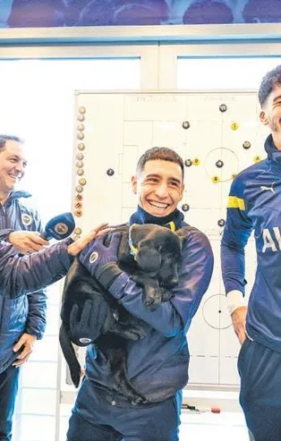 Emre Mor’a duygu dolu jest