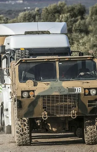 Son dakika: Suriye sınırına askeri sevkiyat sürüyor