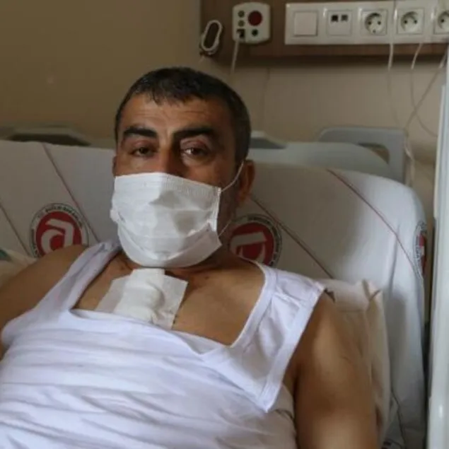 Deprem üçüzleri ayırdı