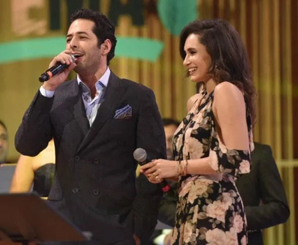 Mert Fırat ile İdil Fırat Yeniköy'de görüntülendi-2