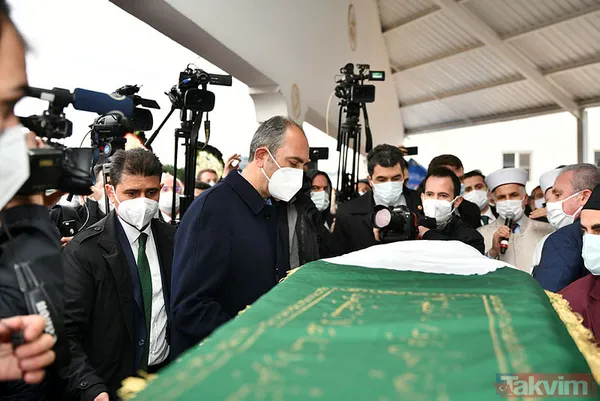 Adalet Bakanı Abdulhamit Gül'ün annesi aile mezarlığına defnedildi - 5