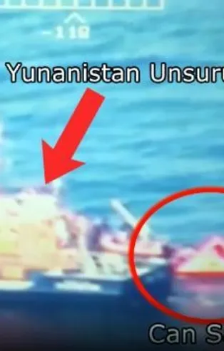 İzmir'de Yunanistan unsurlarınca Türk karasularına bırakılan 32 düzensiz göçmen kurtarıldı