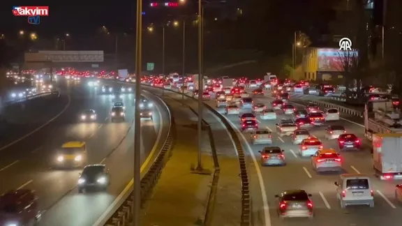 TEM Otoyolu’nda zincirleme kaza: FSM'de trafik yoğunluğu oluştu!