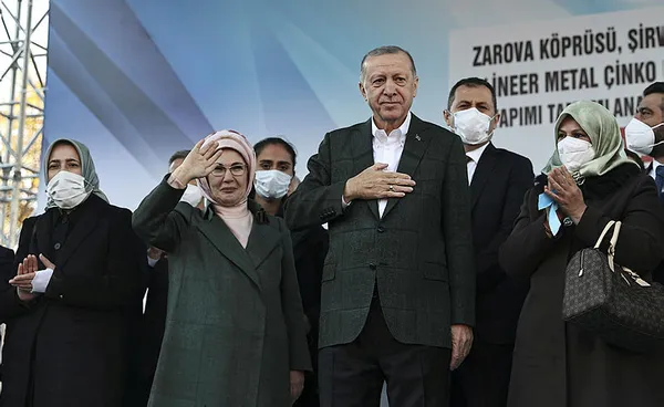 son-dakika-baskan-recep-tayyip-erdogan-siirtte-dev-fabrikanin-acilisinda-konustu-1638627443931.jpg Son dakika! Başkan Recep Tayyip Erdoğan Siirt'te dev fabrikanın açılışında konuştu: İstihdam da 7 bin 500 kişiye ulaşacak-3