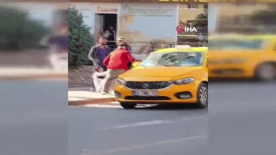 Yer: İstanbul Pendik! Dehşet anları saniye kamerada: Genç kadını bıçak zoruyla taksiye bindirip kaçırdı