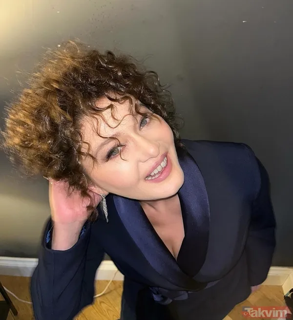 Ekim ayında denize giren Nurgül Yeşilçay bikinisiyle salına salına yürüdü! Victoria's Secret mankenlerini ti’ye aldı! - 3