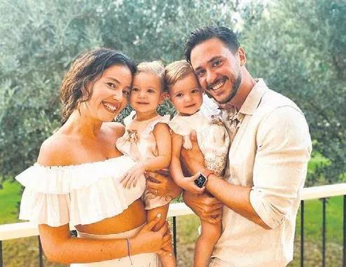 Pelin Akil ile Anıl Altan’dan dört dörtlük mutluluk pozu