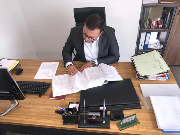 bursada-covid-19-asisi-olmadigi-ve-pcr-testi-yaptirmadigi-icin-tazminatsiz-isten-kovulan-isciyi-mahkeme-hakli-1656147872779.jpg Bursa'da Covid-19 aşısı olmadığı ve PCR testi yaptırmadığı için tazminatsız işten kovulan işçiyi mahkeme haklı buldu-5
