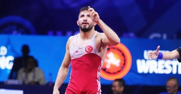 Milli güreşçi Süleyman Atlı'dan büyük zafer! Altın geldi...
