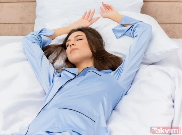 UYKUSUZLUKLA 30 YILLIK SAVAŞ: ANTONİA HOYLE'DAN KESİN ÇÖZÜM REHBERİ Gece saat 03:00'te tavana bakmak, 17 yaşındaki bir öğrenci için sınav kaygısıyken 47...