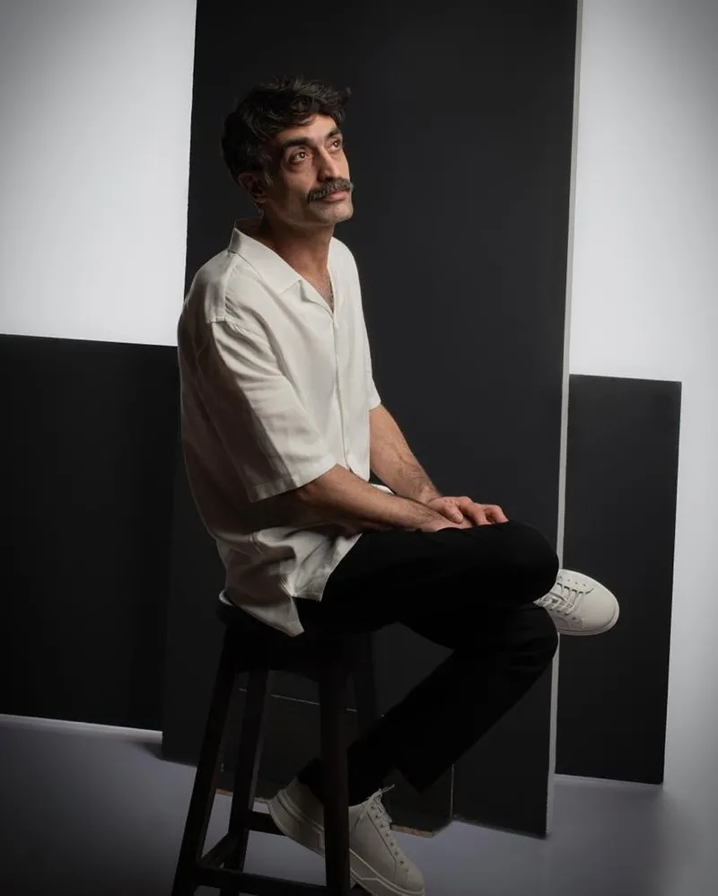 abinin-behrami-diren-polatogullarinin-aile-hayati-1773745319164.jpg Evlilik teklifini bile hatırlamıyor! A.B.İ’nin Behram’ı Diren Polatoğulları’nın öğretmen eşiyle ezber bozan aile hayatı-7