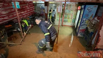 İstanbul Başakşehir’de İSKİ deposundan su taştı! İki ev ve bir markette hasar...