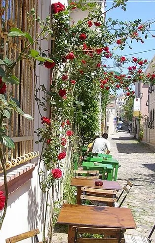 Cunda Adası'nın diğer adı nedir?