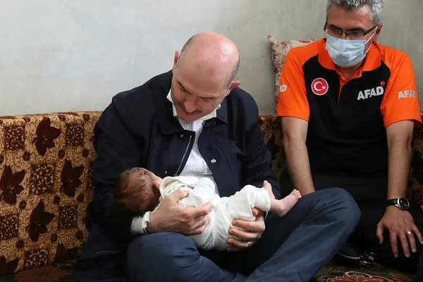 icisleri-bakanisuleymansoylu-suriyenin-idlib-kentinde-1-yilda-burada-35-bin-ev-nihayete-erdirilmistir-1620929261481.jpg İçişleri Bakanı Süleyman Soylu Suriye'nin İdlib kentinde: 1 yılda burada 35 bin ev nihayete erdirilmiştir-7