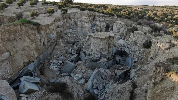 deprem-degil-kiyamet-ortaya-cikan-enerji-buyuk-yikimi-getirdi-haitinin-300-kati-1676097945125.jpg Deprem değil kıyamet! Ortaya çıkan enerji büyük yıkımı getirdi: Haiti'nin 300 katı-4