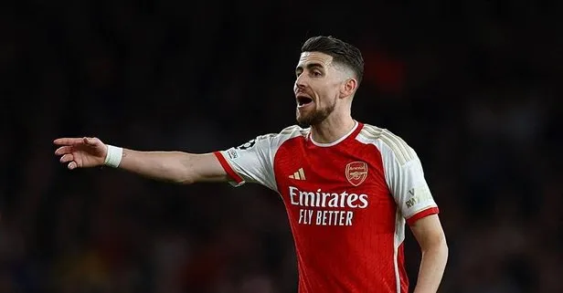 Jorginho Arsenal'de kaldı!