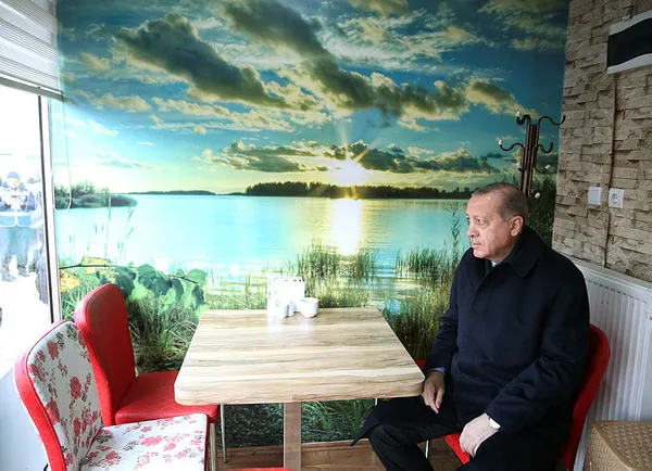 Cumhurbaşkanı Erdoğan Kastamonu'da börekçiye girdi-2
